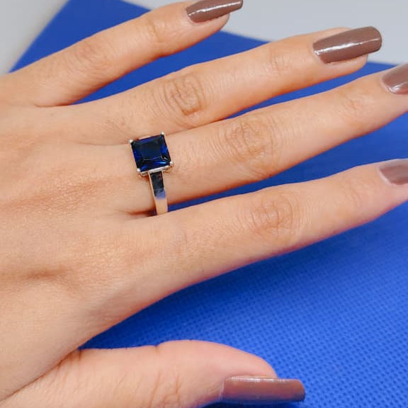 Elegant Women’s Ring in 925 Sterling Silver