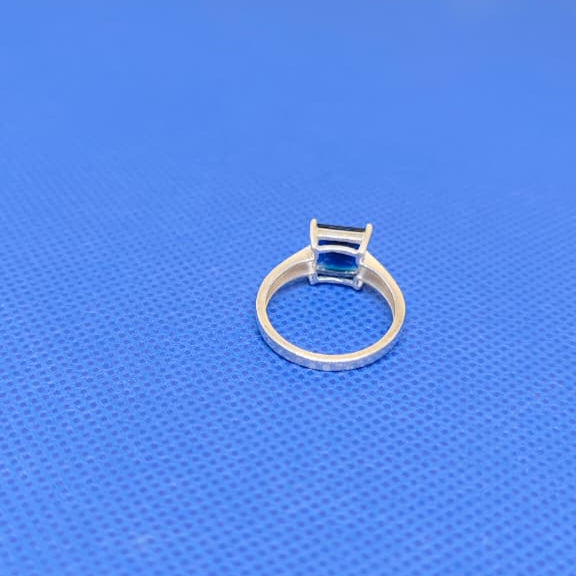 Elegant Women’s Ring in 925 Sterling Silver