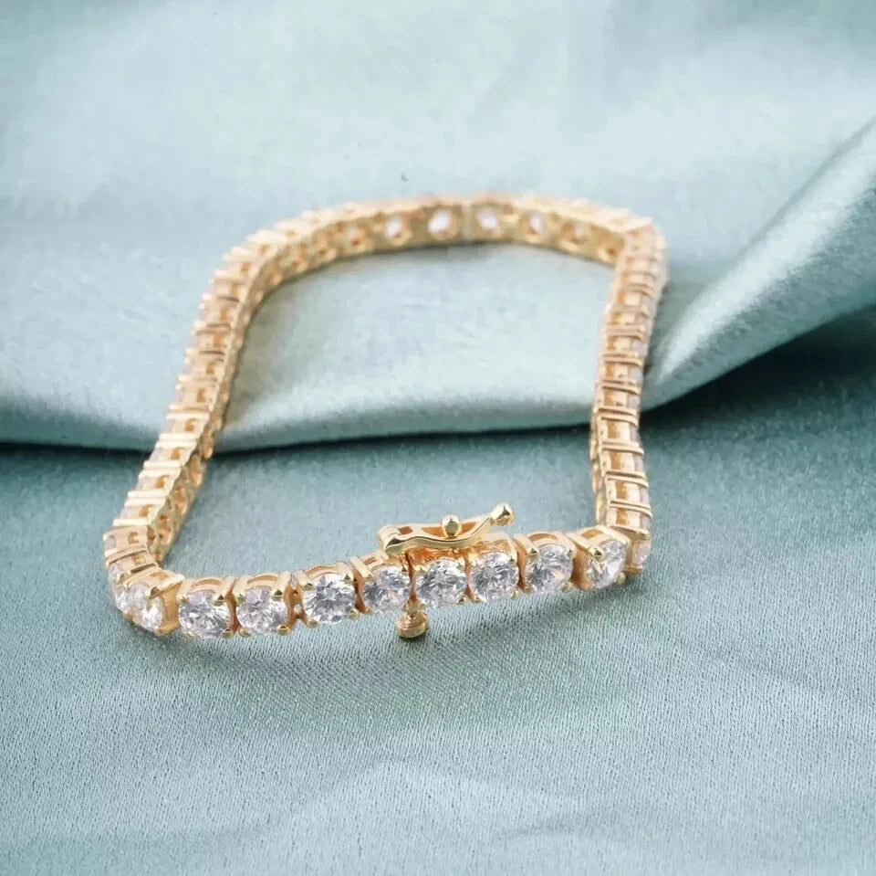 Elegant Women's 925 Sterling Silver Bangle with Cubic Zirconia Diamonds