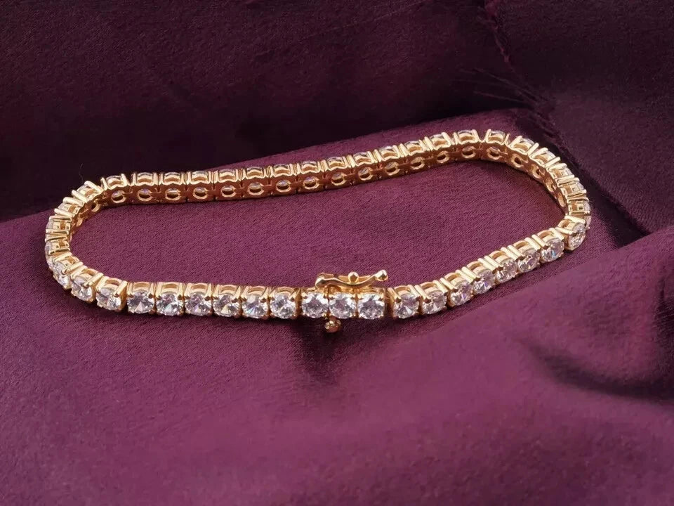 Elegant Women's 925 Sterling Silver Bangle with Cubic Zirconia Diamonds