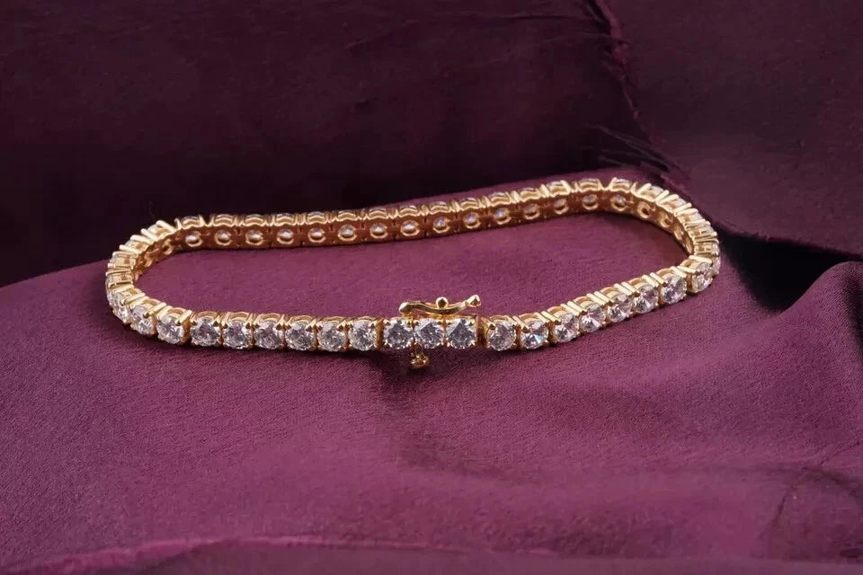 Elegant Women's 925 Sterling Silver Bangle with Cubic Zirconia Diamonds