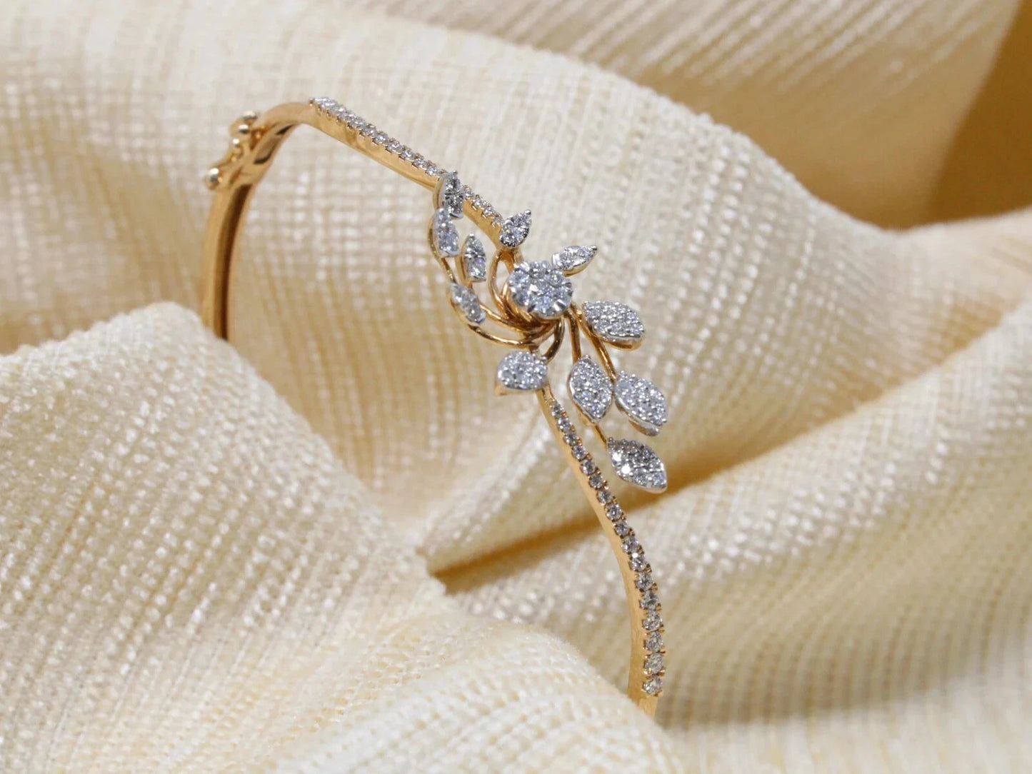 Women’s Round Cut 925 Sterling Silver Cubic Zirconia Diamond Bangle