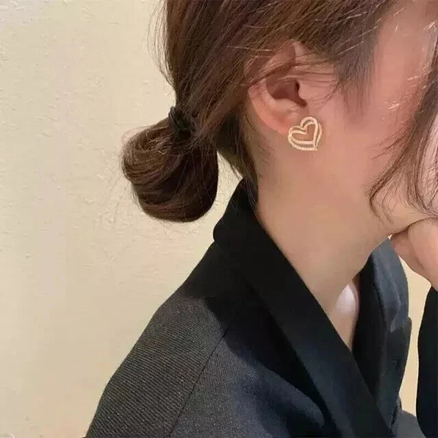 Women’s Heart-Shaped White Moissanite Earrings – 925 Sterling Silver