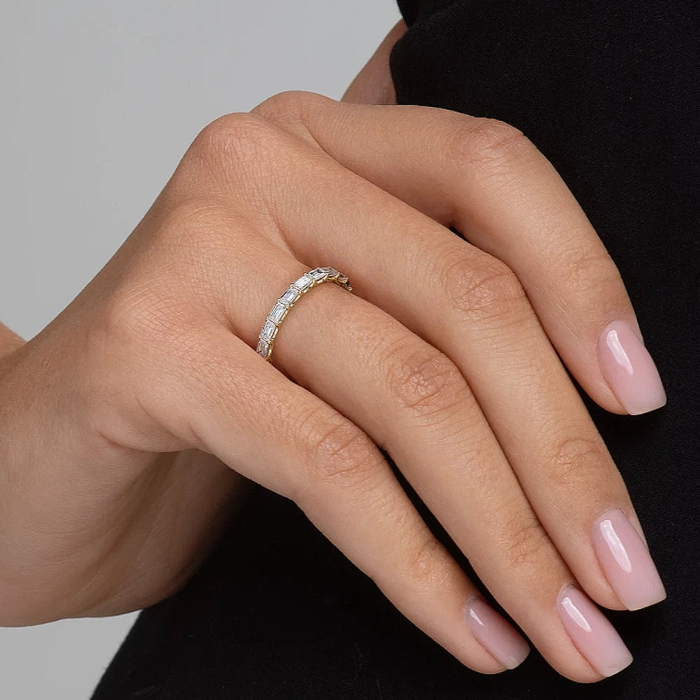 Elegant Women's Ring in 925 Sterling Silver